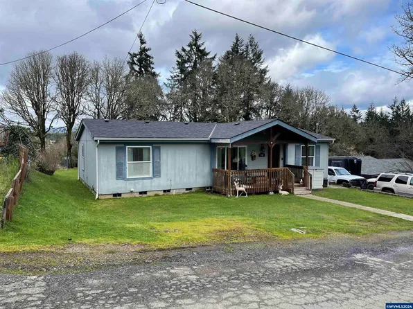 940 SW Hill Dr, Willamina, OR 97396