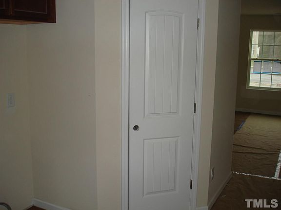 3rd image of 639 Cairn Cir