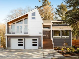 35 Hilltop Dr, Seaside, OR 97138