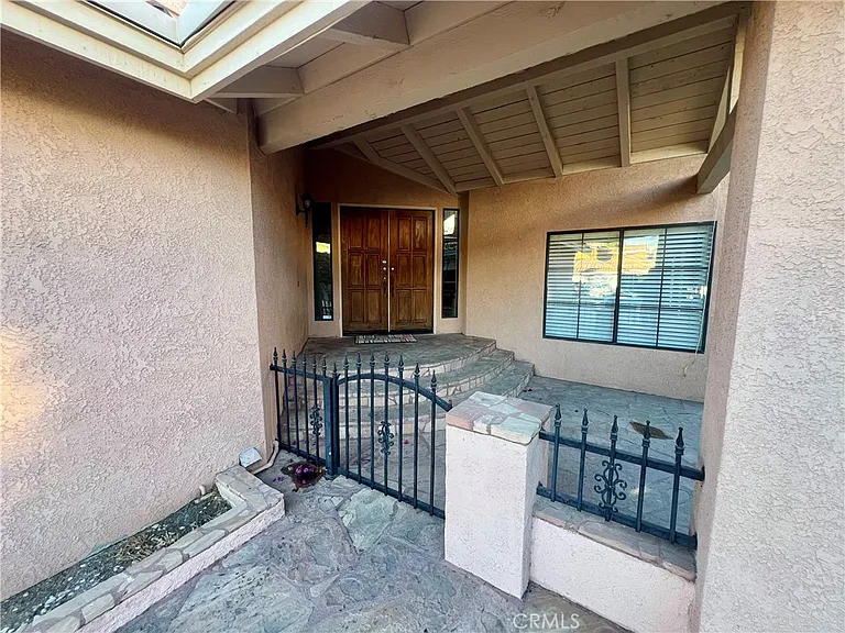 2909 Dorchester Cir — Photo 4