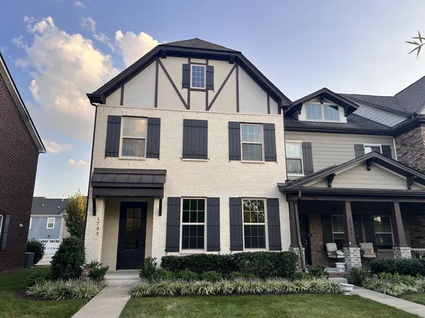 1733 Old Drakes Creek Rd, Hendersonville, TN 37075