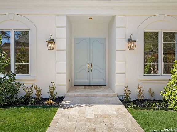 4th image of 160 Burr