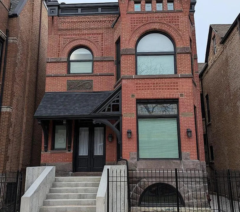 2150 W Monroe St