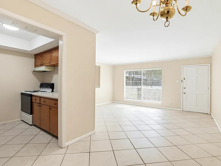 8401 N New Braunfels Ave #245 — Photo 5
