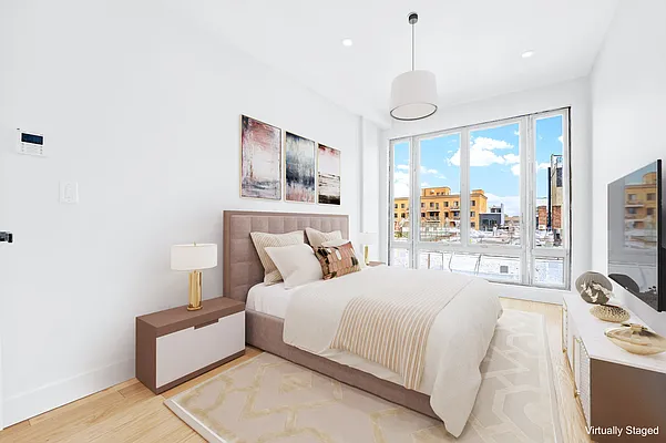 Rented by Hillel Realty Group | media 5