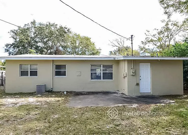 2160 Riviera Dr — Photo 21