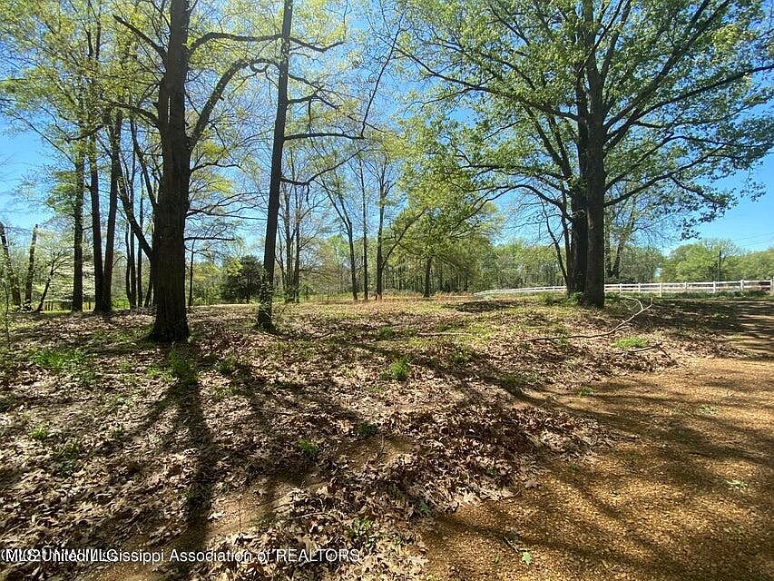 2nd image of 568 Laughter Rd S