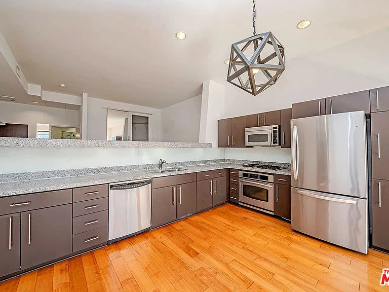 1100 Wilshire Blvd #2108 — Photo 6