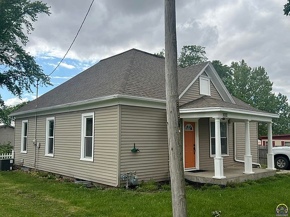 2nd image of 1002 N 1st St