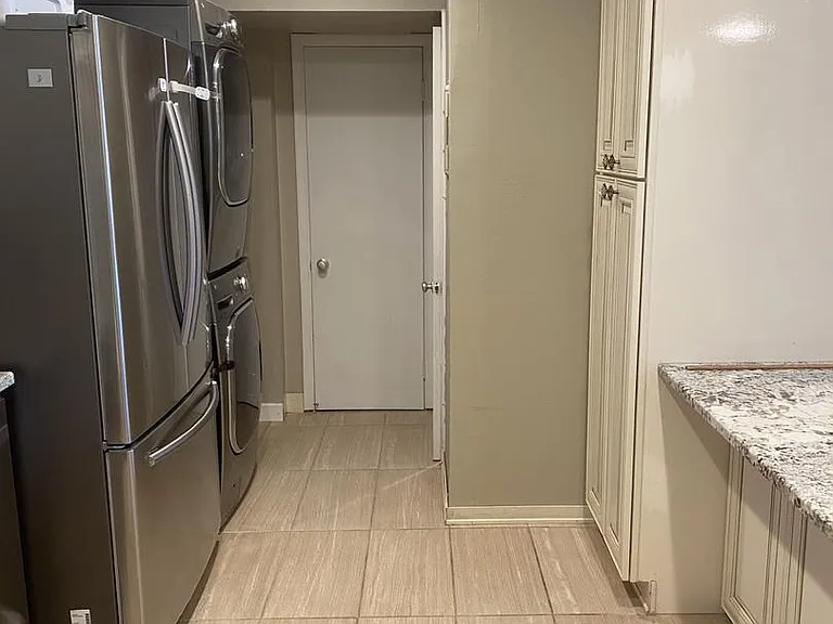 33 Stonehenge Cir #3 — Photo 7