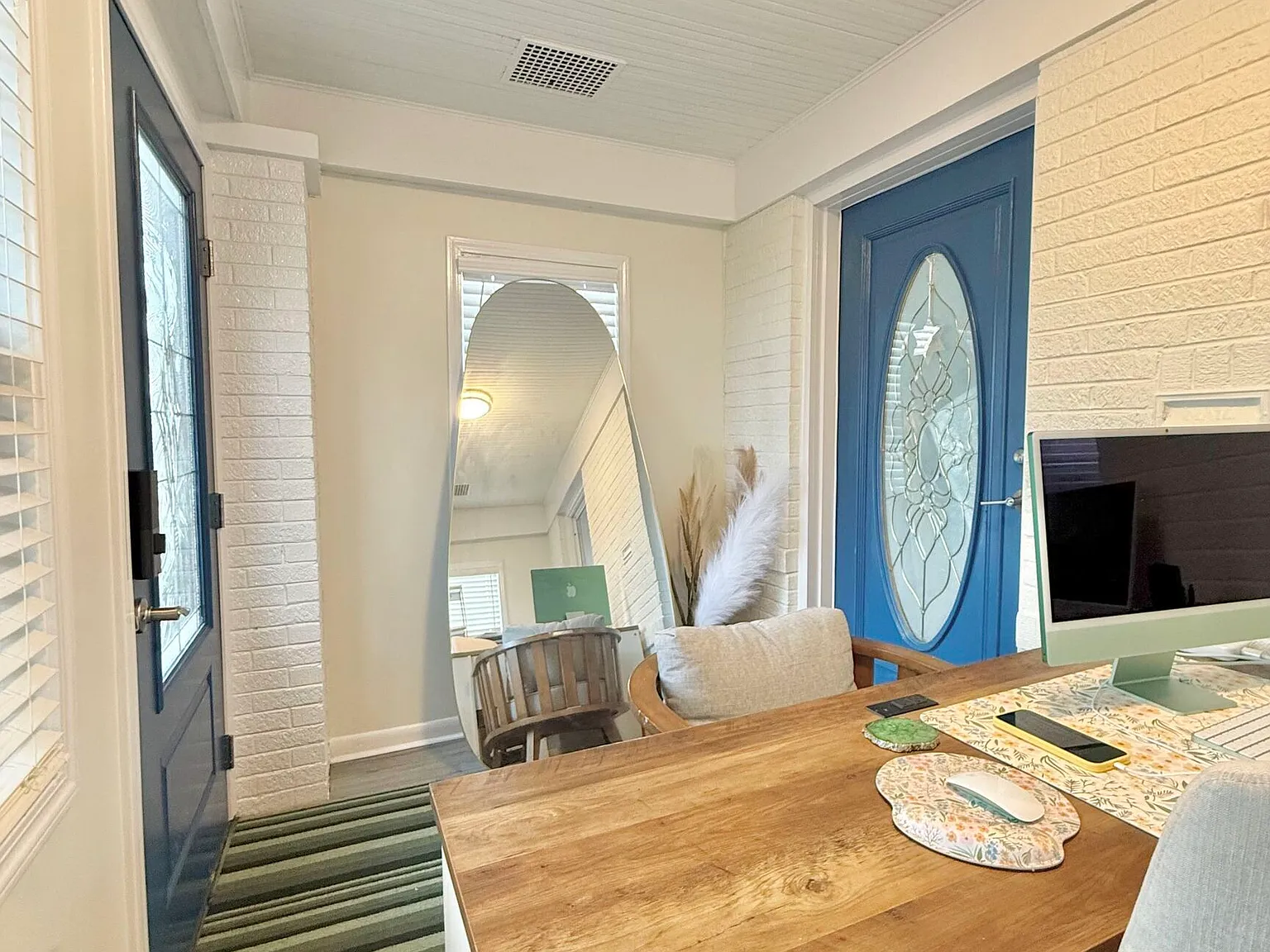 4 bed, 2.0 bath, 1962 sqft, $2,100 — Photo 4