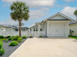 118 Reserve Ln, Rockport, TX 78382