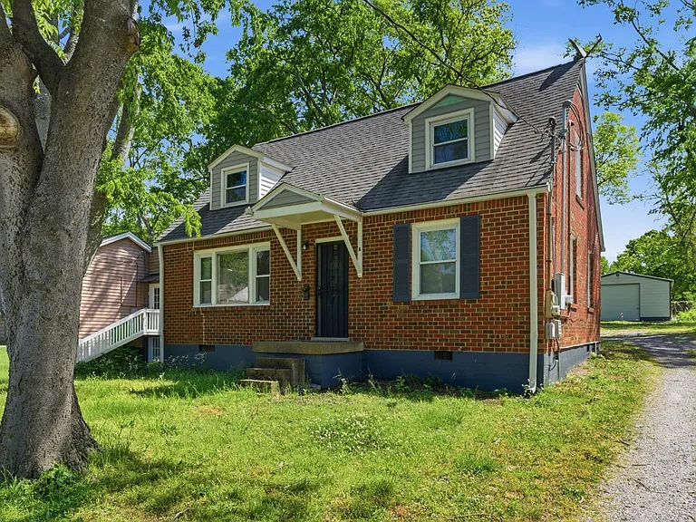 853 Gallavista Ave — Photo 3