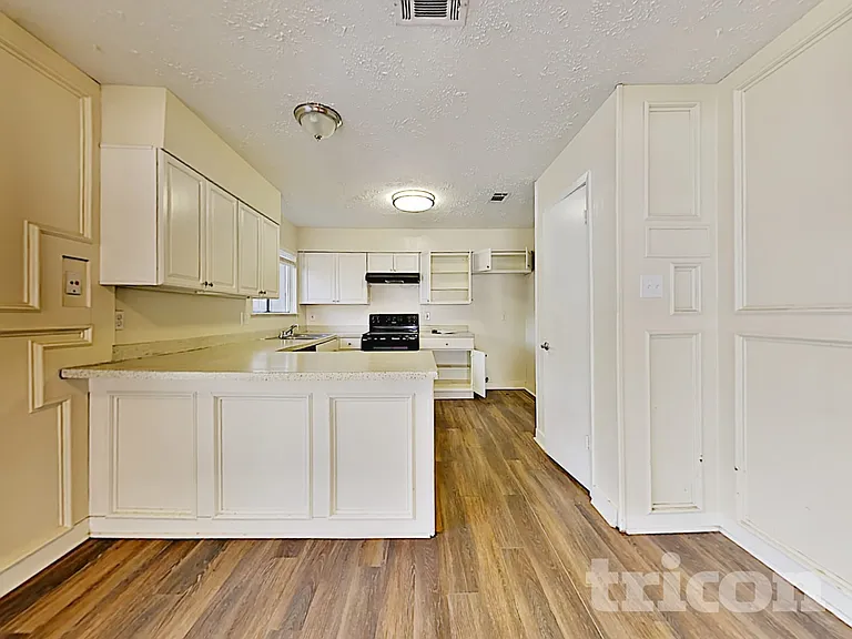 7331 Millbrae Ln — Photo 6