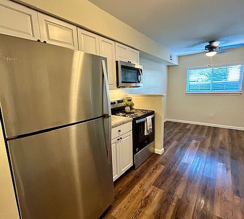 3rd image of 1625 Gelhot Dr APT 45