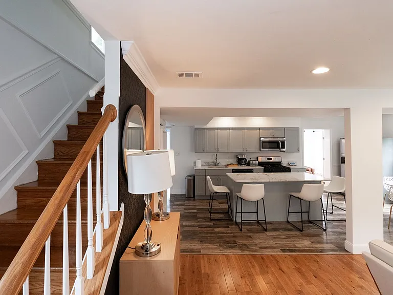 1012 E West Hwy — Photo 18