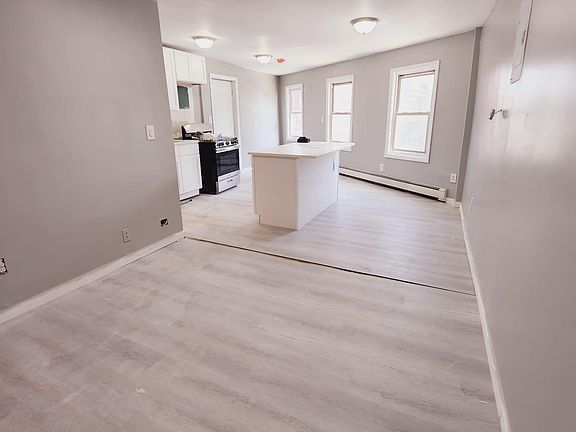 5th image of 740 Grand St #107