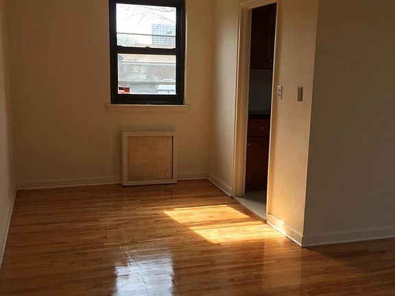 5th image of 19655 69th Ave