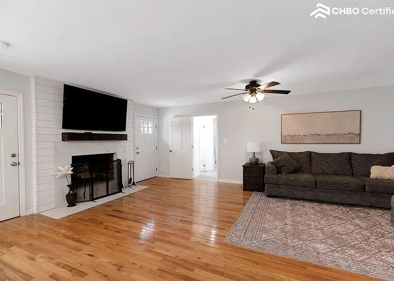 1710 Folly Rd — Photo 12
