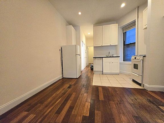 2nd image of 488 E 74th St #3T