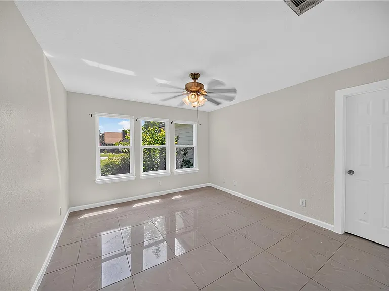 339 Fantail Loop #B — Photo 16