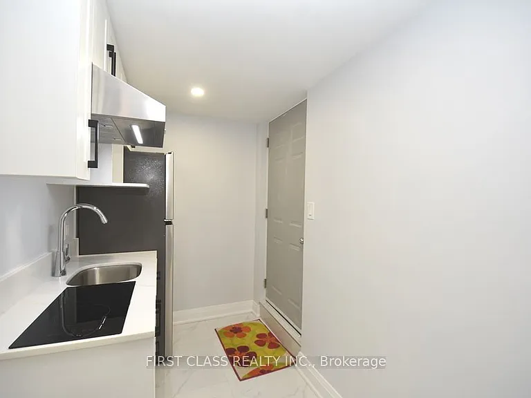 113 Holcolm Rd #1 — Photo 4