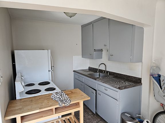 4th image of 2740 N Madison St APT 3
