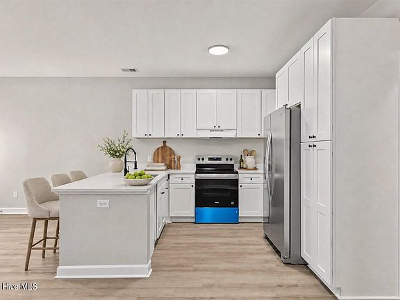 5th image of 1005 Queen Street