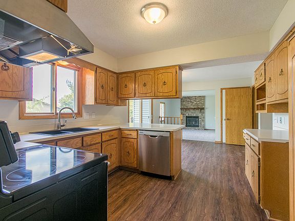3rd image of 2347 Heath Ave N
