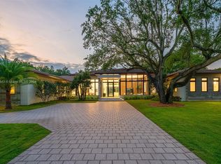 6725 SW 92nd St, Pinecrest, FL 33156