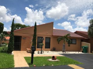 9421 SW 7th Ln, Miami, FL 33174