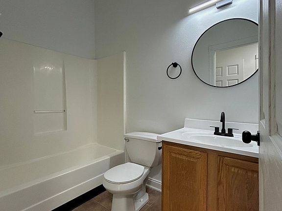 2nd image of 601 Forest Ave #605-207