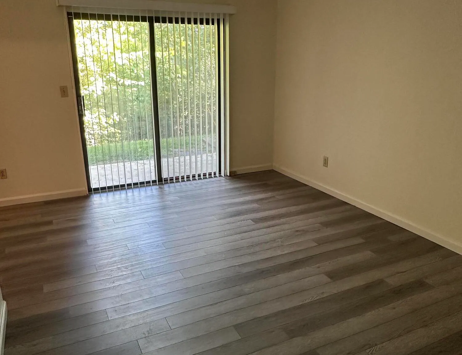 1 bed, 1.0 bath, $875 — Photo 4