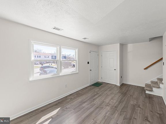 4th image of 109 Ash Hollow Dr