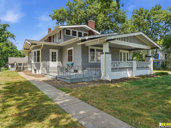 291 N 3rd St, Tecumseh, NE 68450