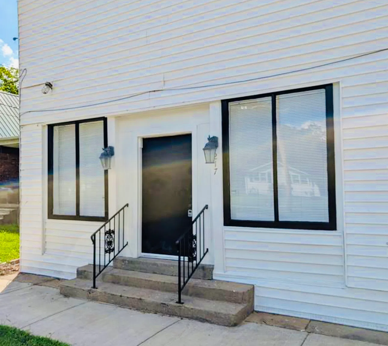 Studio, 1400 sqft, $975 — Photo 2