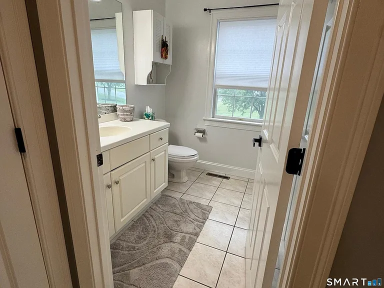 556 Hill St — Photo 13
