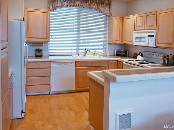 5th image of 22005 6th Ave S APT 303