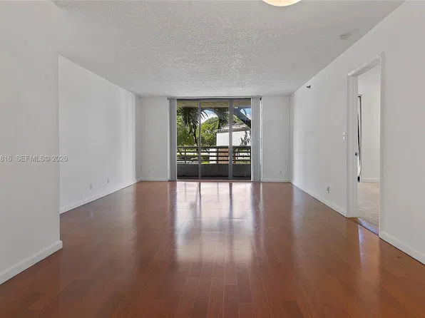 3300 NE 192nd St APT 202, Aventura, FL 33180