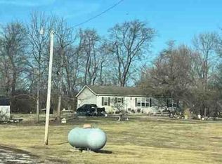 8447 S Chimney Pier Rd, Vincennes, IN 47591