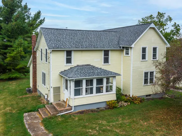 12356 Jennings Rd, Linden, MI 48451