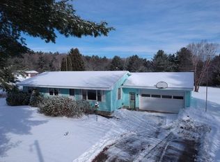 7225 Hughston Rd, Harbor Springs, MI 49740
