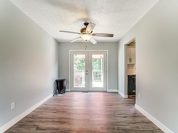 5th image of 2608 Stacie Ln