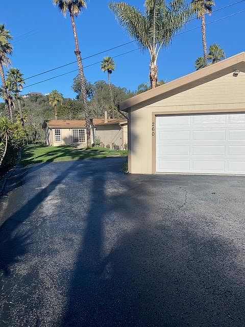 1st image of 260 Whispering Palms Dr