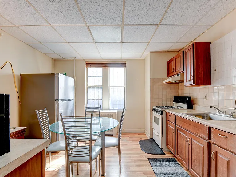 901 Grand Ave #2B — Photo 5
