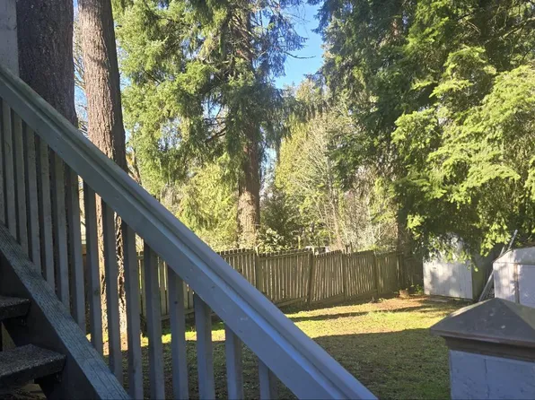 8018 NE 155th St, Kenmore, WA 98028