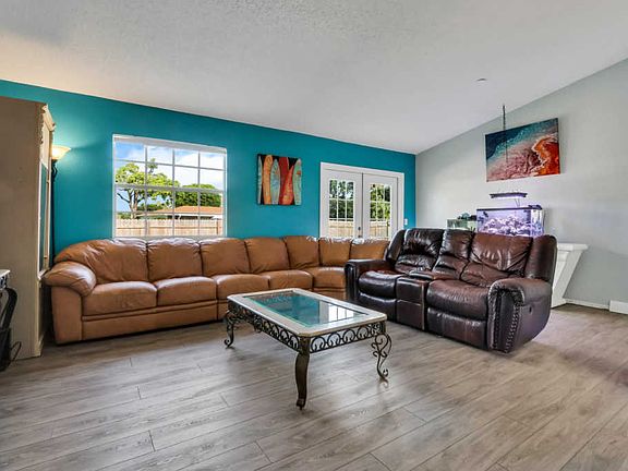 4th image of 5208 El Claro Cir