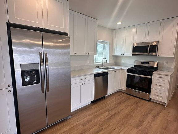 2nd image of 906 Emory St #931-933