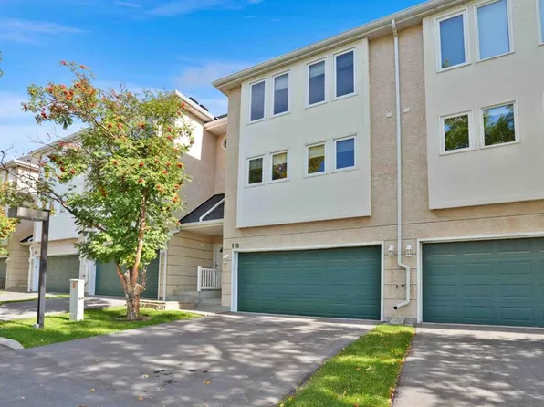 118 W Candle Ter SW, Calgary, AB T2W 6G7