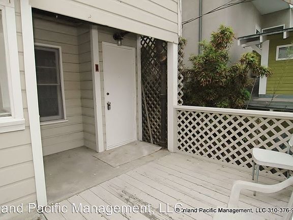 2nd image of 221 33rd St #B